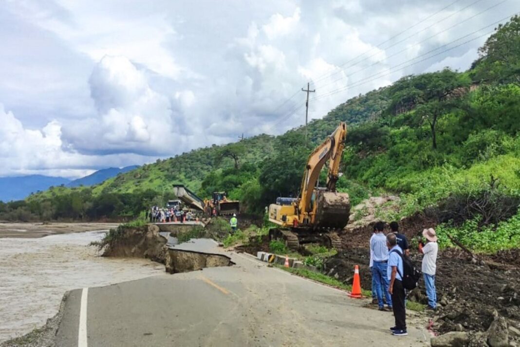 Las intensas lluvias están causando daños en las vías de acceso en la sierra piurana.